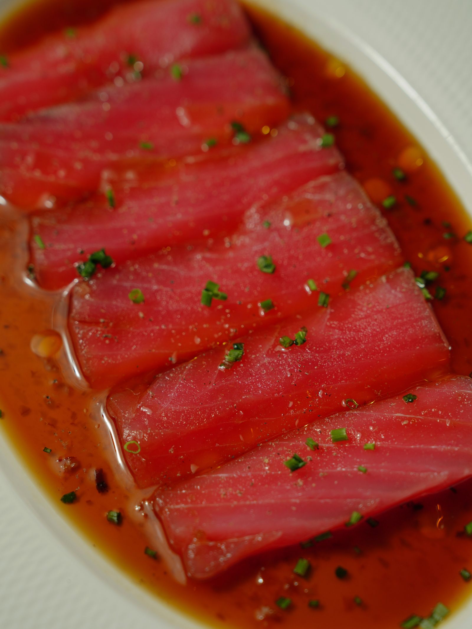 タレに漬け込んだマグロの赤身